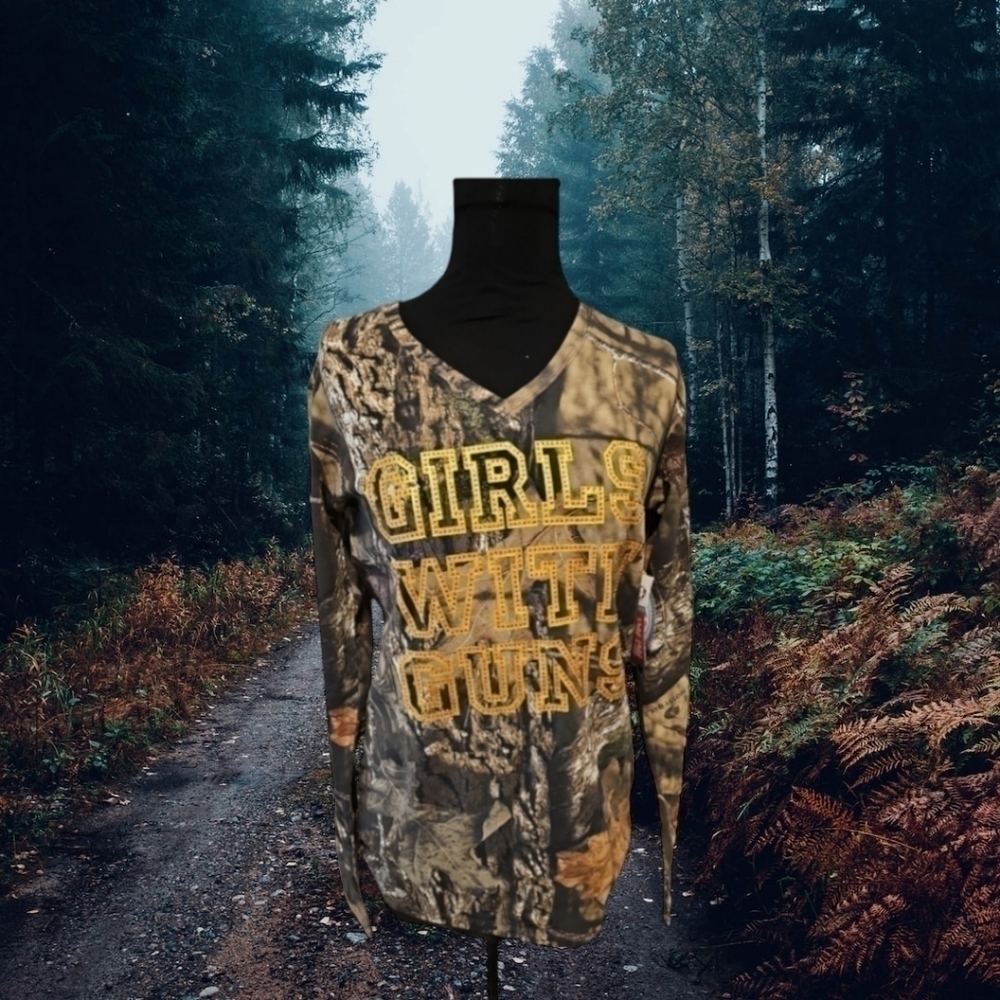 GIRLS WITH GUNS camo top mossy oak stone tee top shirt sz Sz M XL